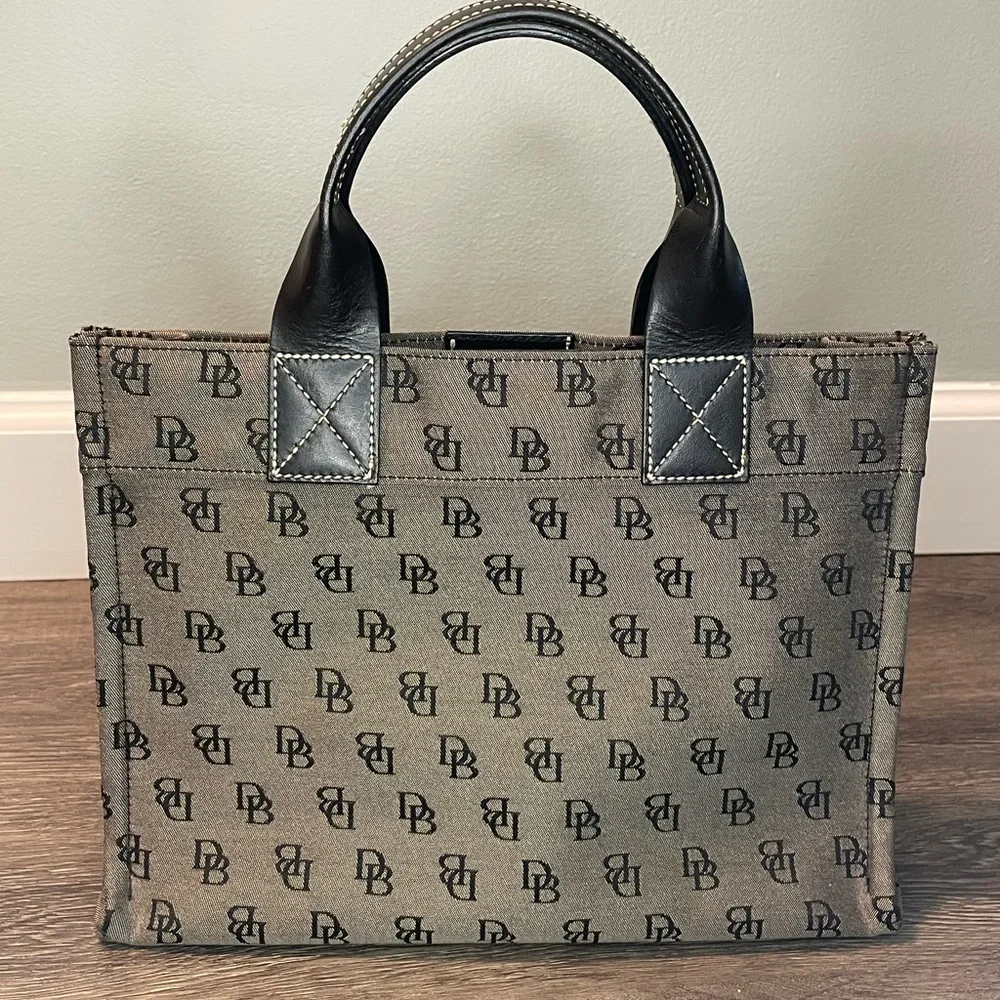 Dooney & Bourke Tote - Picture 5 of 16